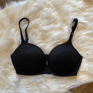 NWOT Victoria’s Secret Wireless Body Bra